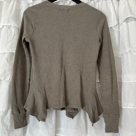 T. LA Waffle Knit Flutter Bottom Edge Long Sleeve Top - Size Small - Picture 6 of 8